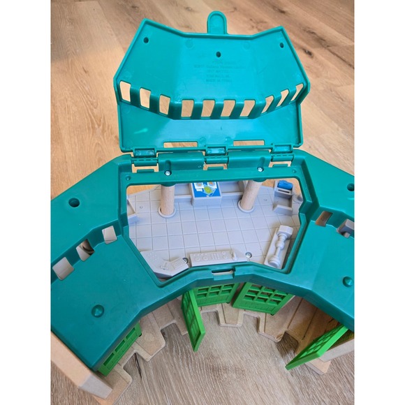 Wooden Roundhouse Train Station Building Toy Kids Play Set - Picture 6 of 7